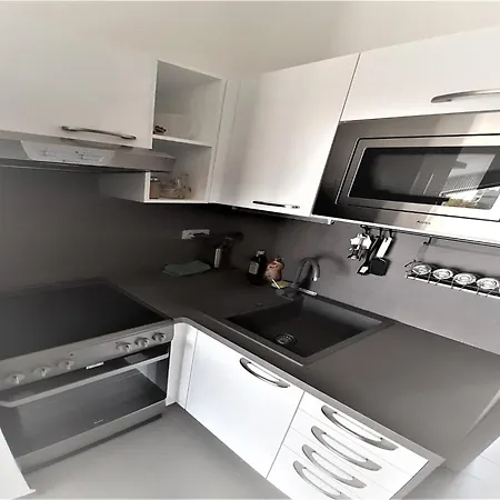 In Kladno With Private Pool לאני