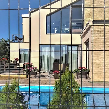 In Kladno With Private Pool בית נופש *