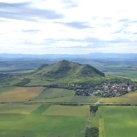 In Kladno With Private Pool בית נופש