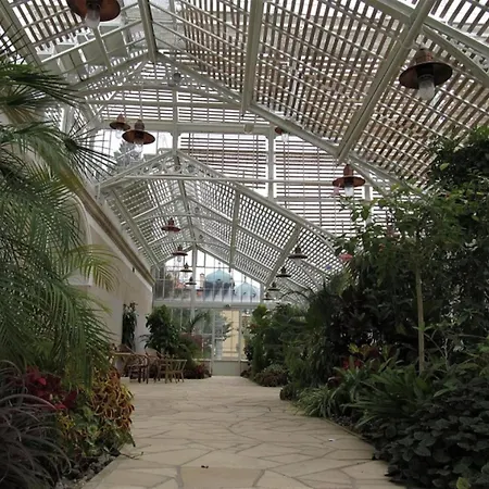 Dom wakacyjny In Kladno With Private Pool Lány